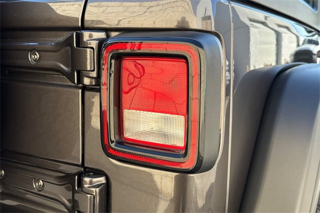 Used 2022 Jeep Wrangler Rubicon image 15