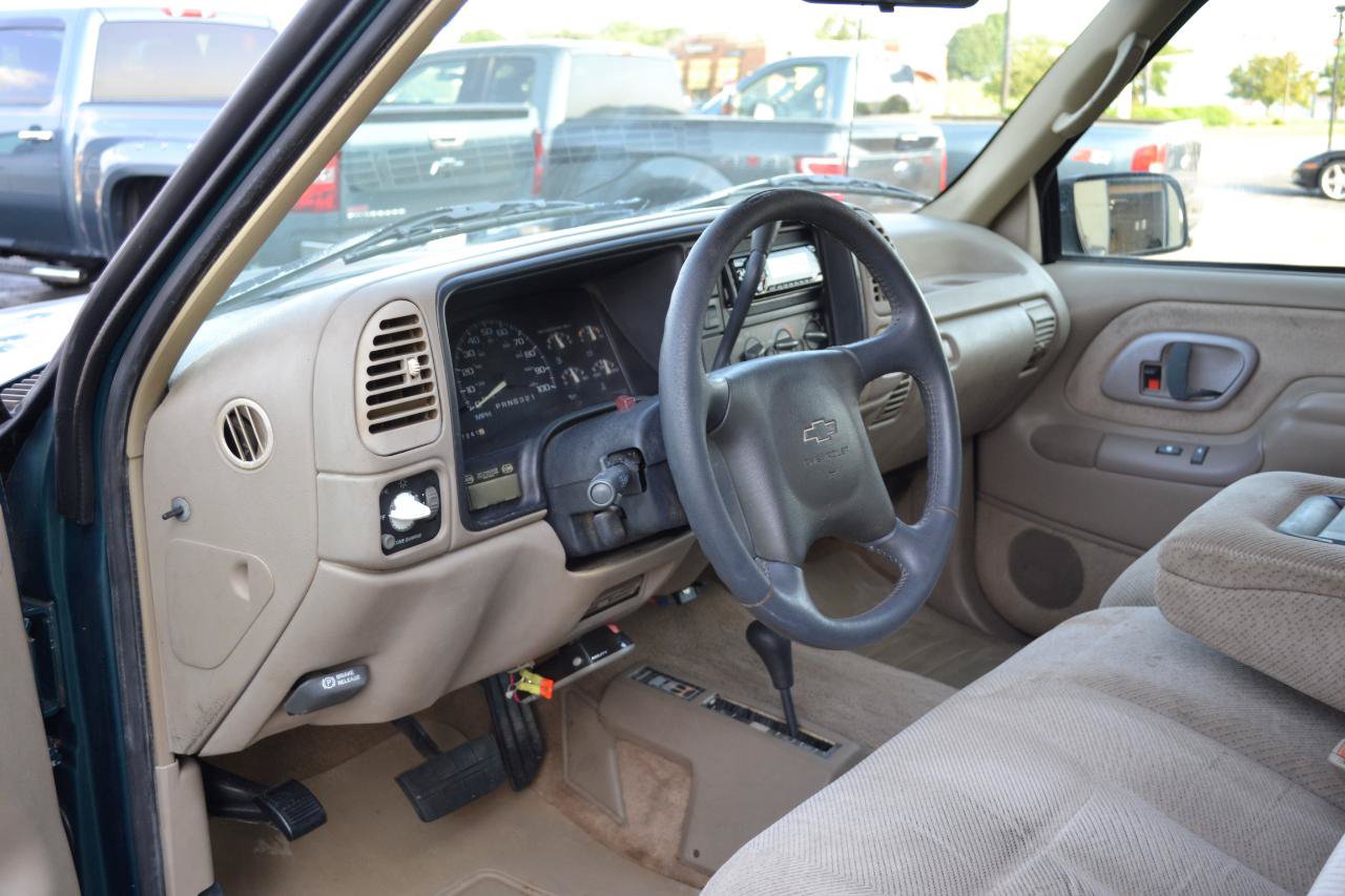 Used 1996 Chevrolet Silverado 3500 4x4 Extended Cab image 11