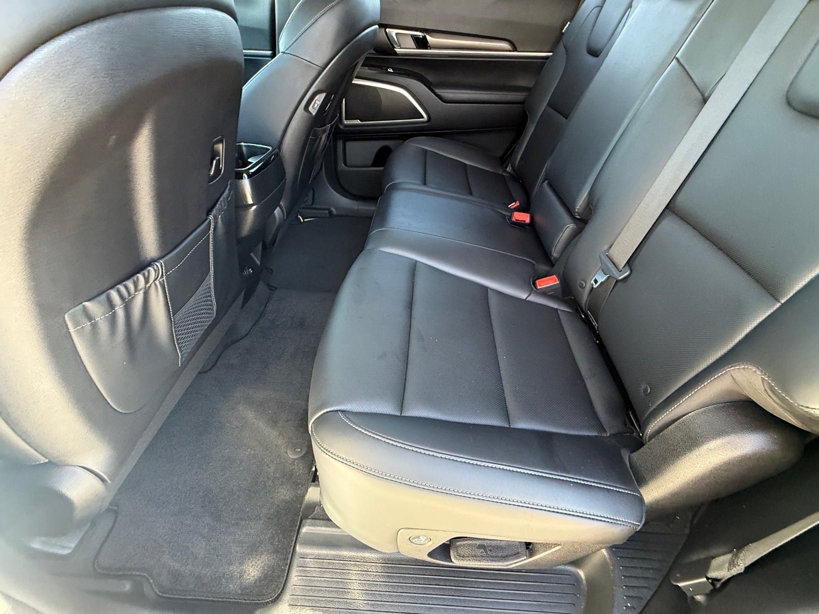 Used 2024 Kia Telluride LX FWD image 13