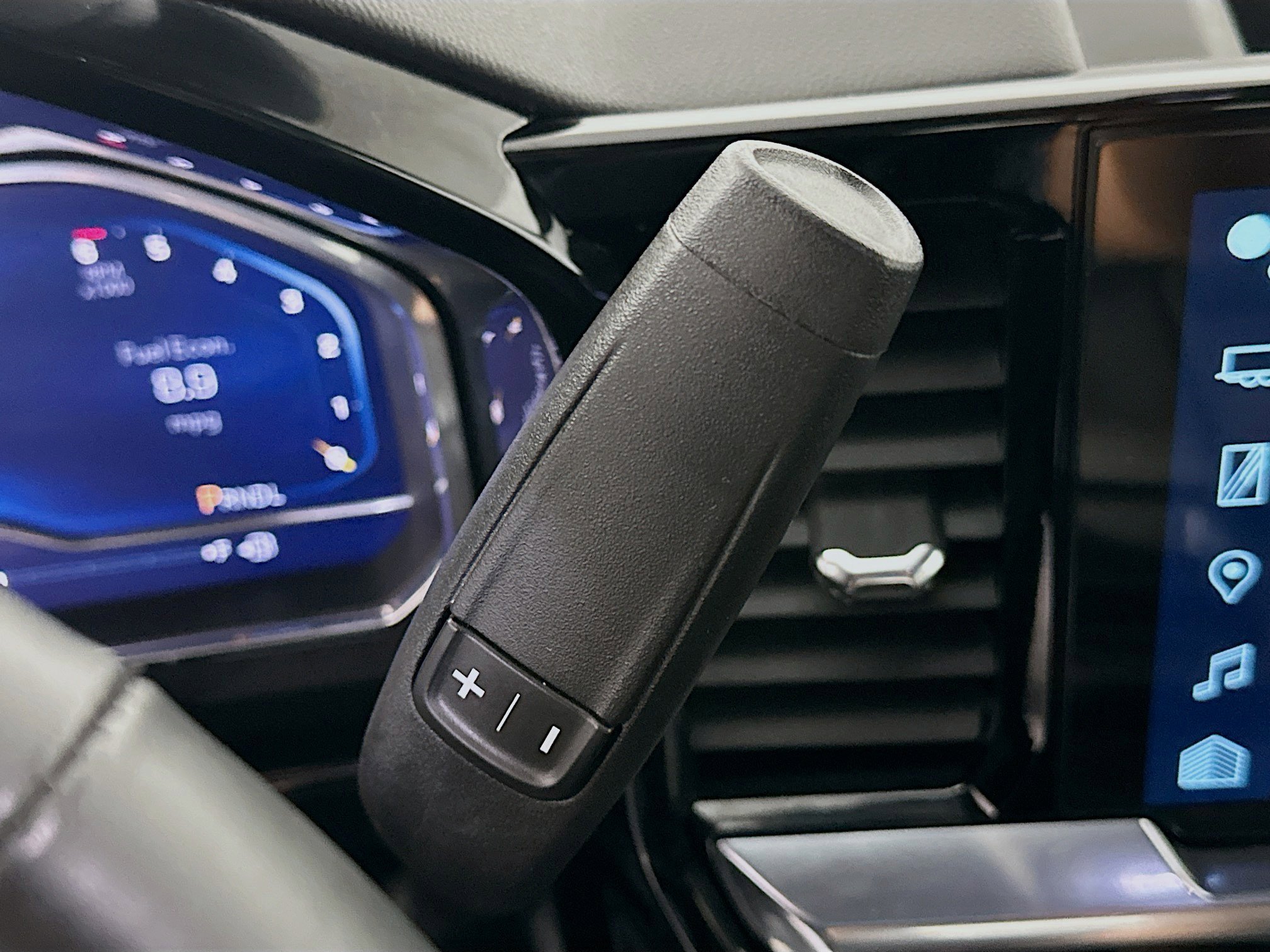 Used 2024 Chevrolet Silverado 1500 LT image 24