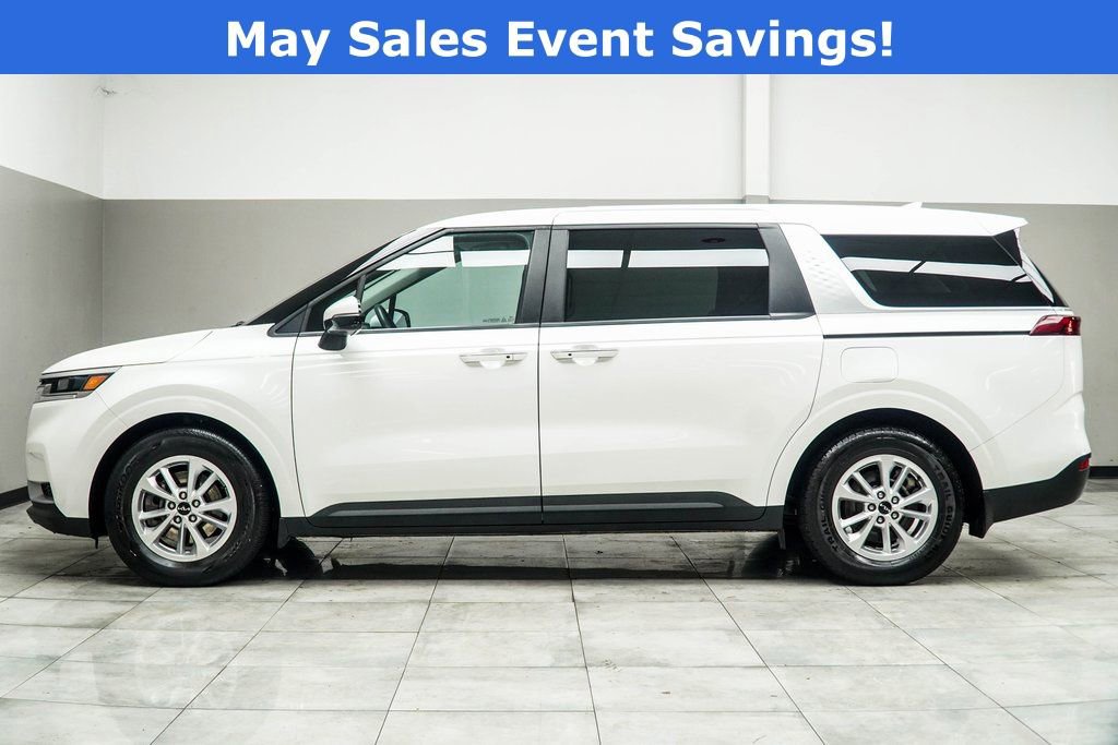 Used 2024 Kia Carnival LX FWD image 9