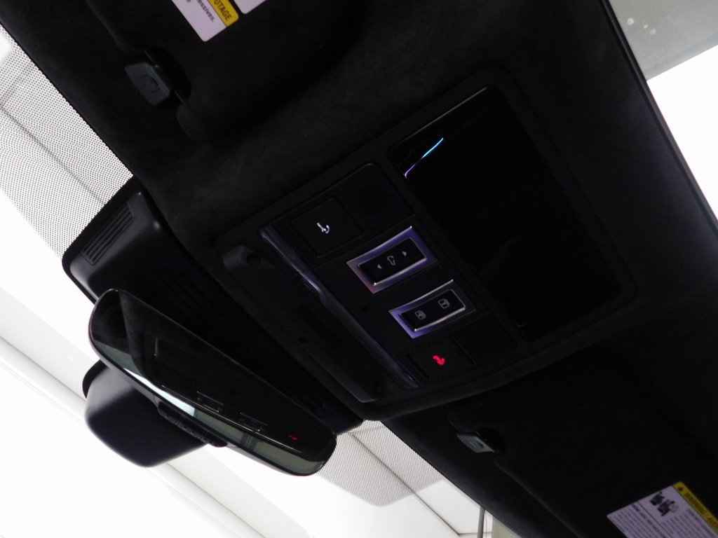 Used 2024 Jaguar F-PACE SVR image 79