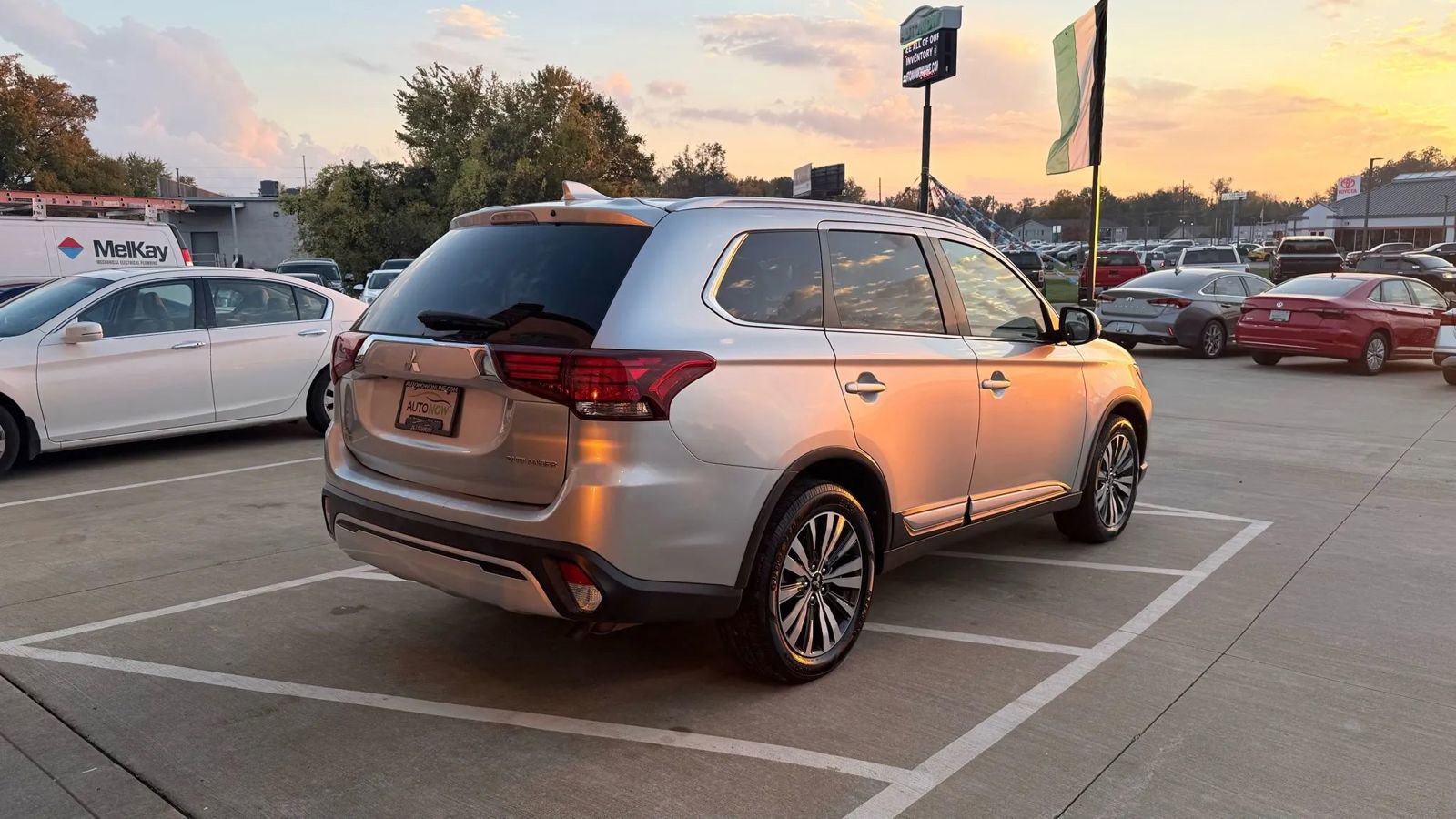 Used 2020 Mitsubishi Outlander SE image 5