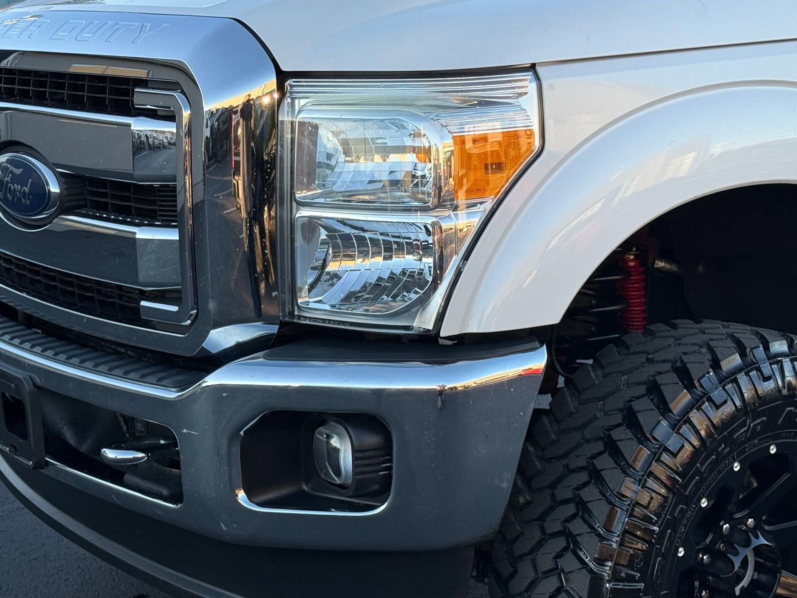 Used 2015 Ford F350 Lariat w/ Lariat Chrome Package image 9