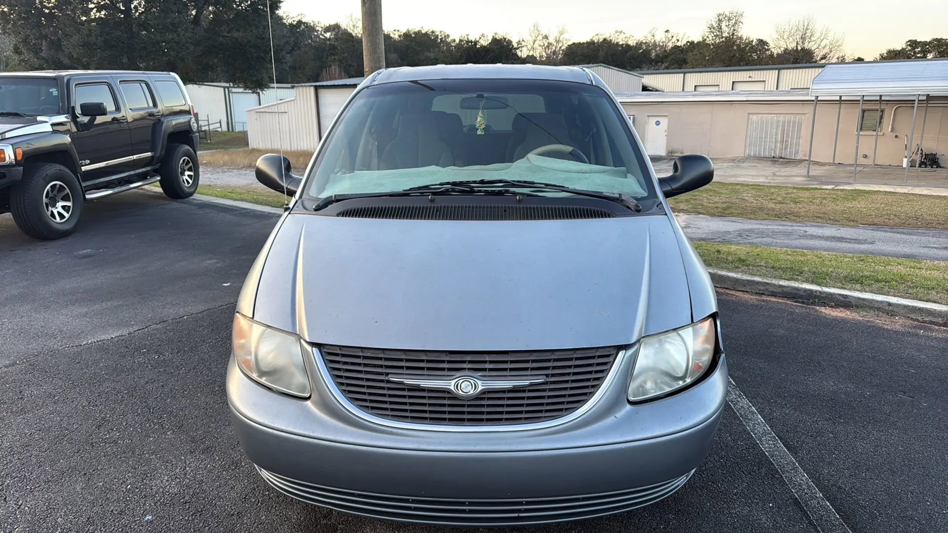 Used 2003 Chrysler Town & Country image 2