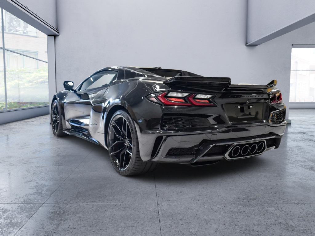 Used 2026 Chevrolet Corvette Z06 RWD image 5