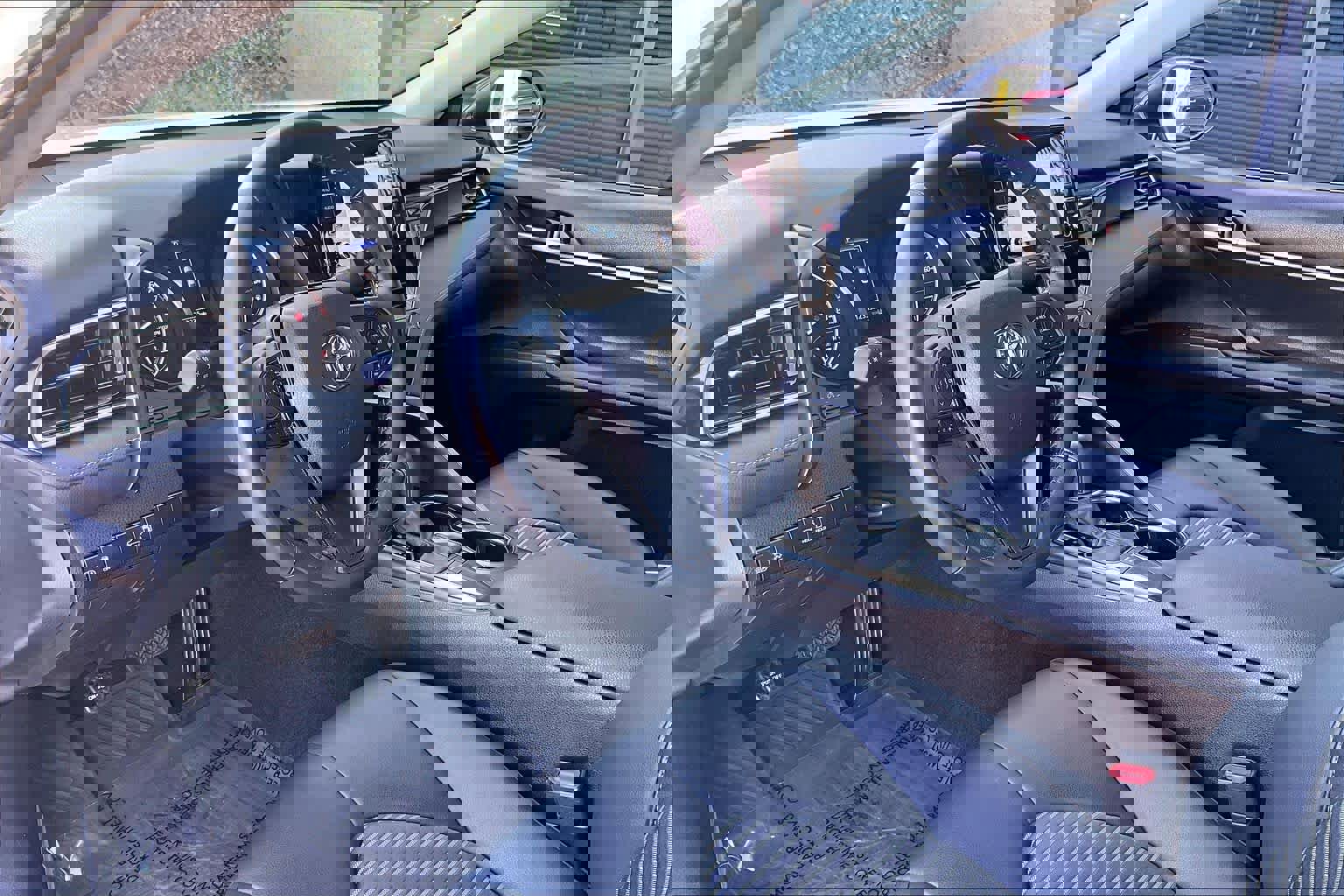 Used 2024 Toyota Camry SE image 18