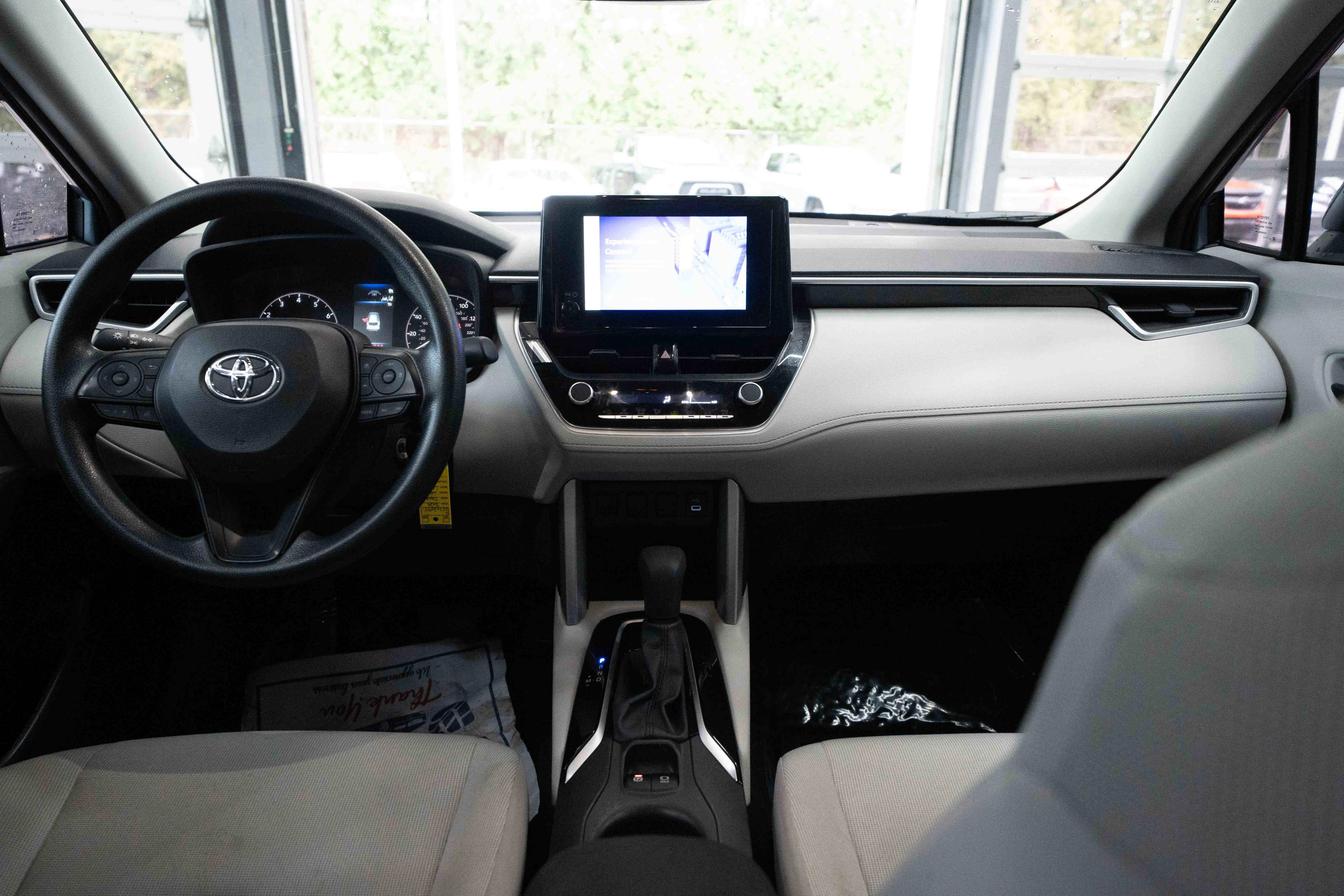 Used 2024 Toyota Corolla Cross L image 20