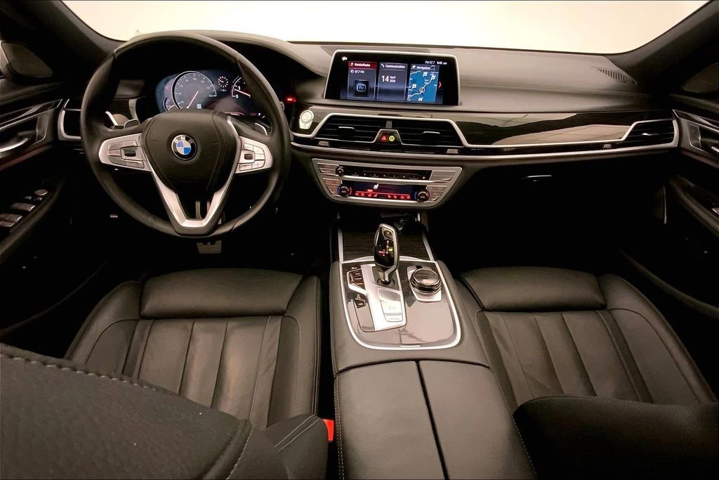 Used 2019 BMW 740i w/ Executive Package RWD image 16