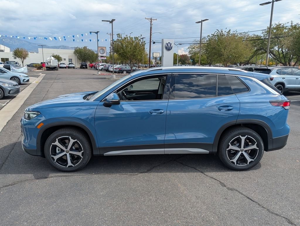 New 2025 Volkswagen Tiguan SE image 8