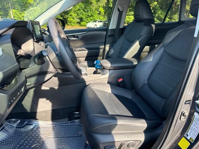 Used 2022 Toyota RAV4 XLE Premium FWD image 12