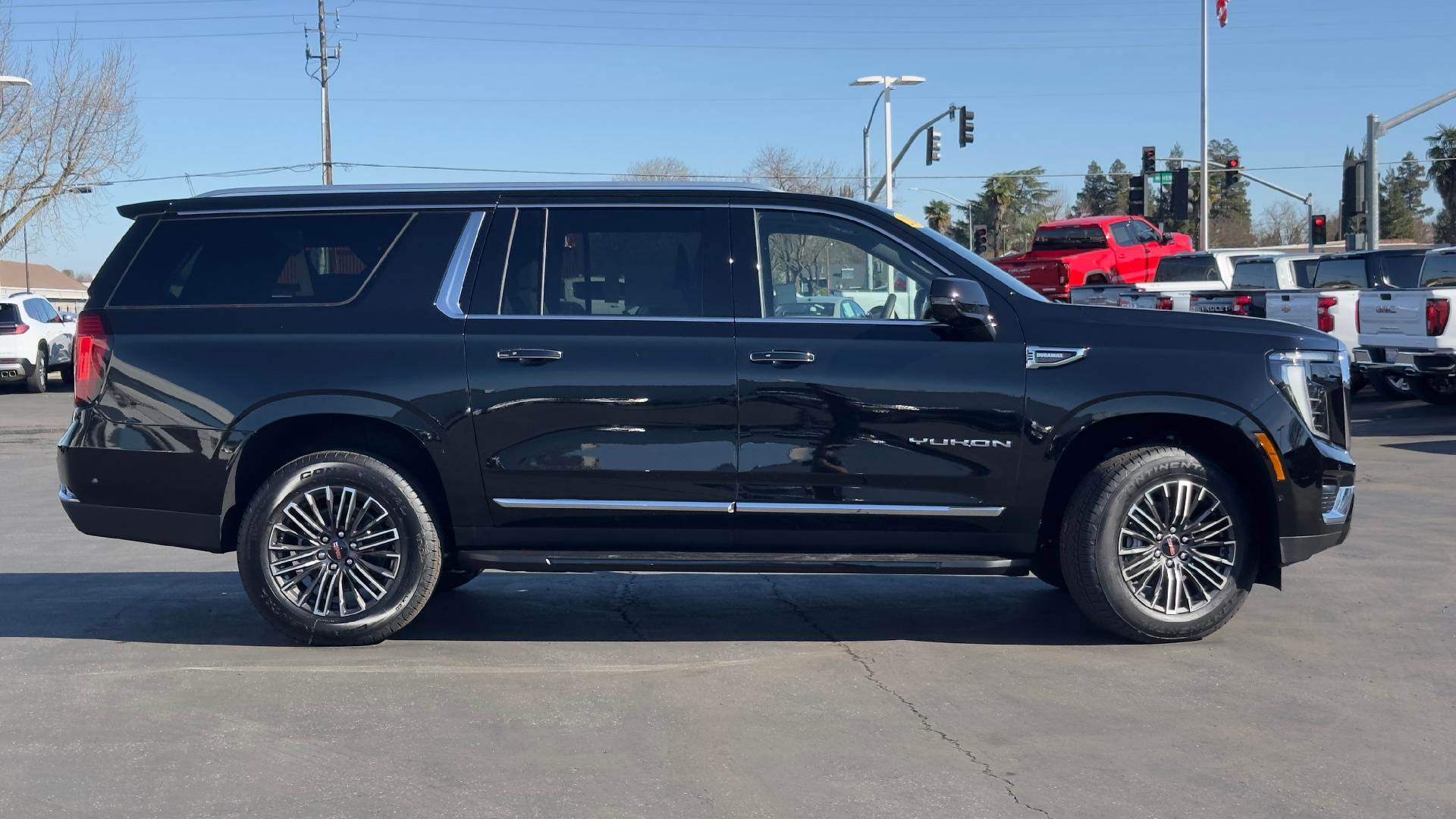 New 2026 GMC Yukon XL Elevation w/ Elevation Premium Package image 4