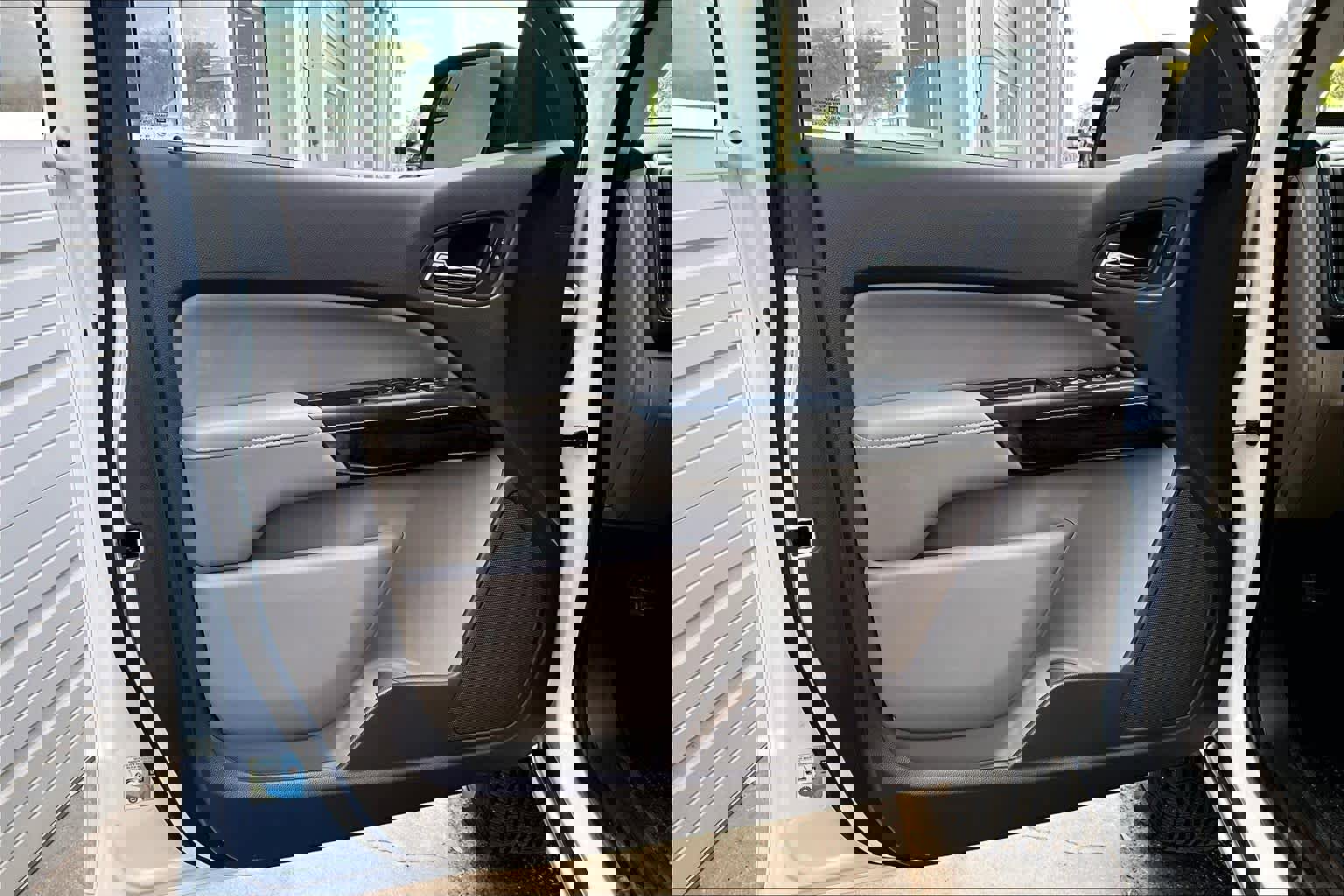 Used 2016 GMC Canyon SLT w/ Driver Alert Package image 22