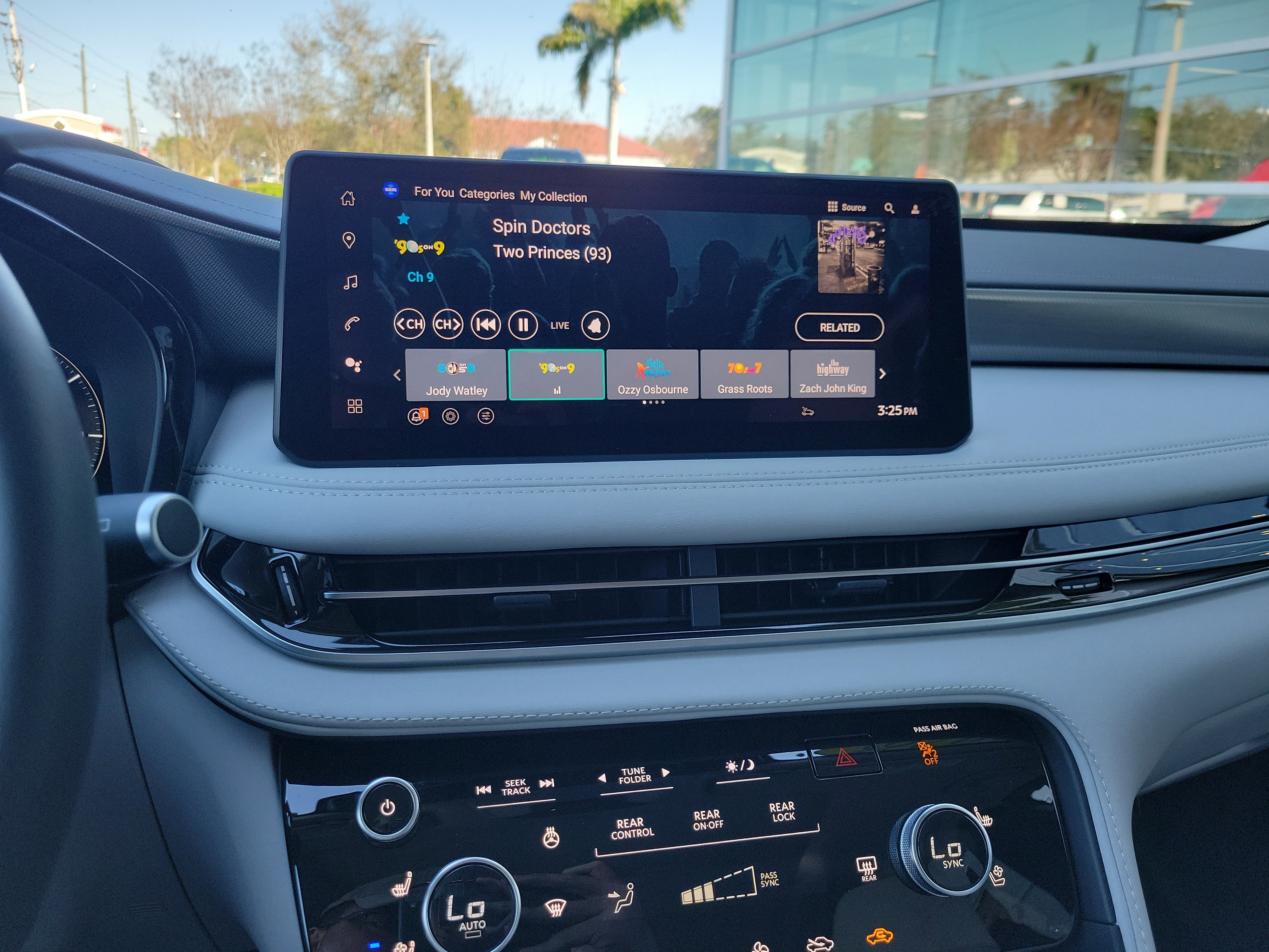 Certified 2026 INFINITI QX60 Luxe w/ Cargo Package image 23