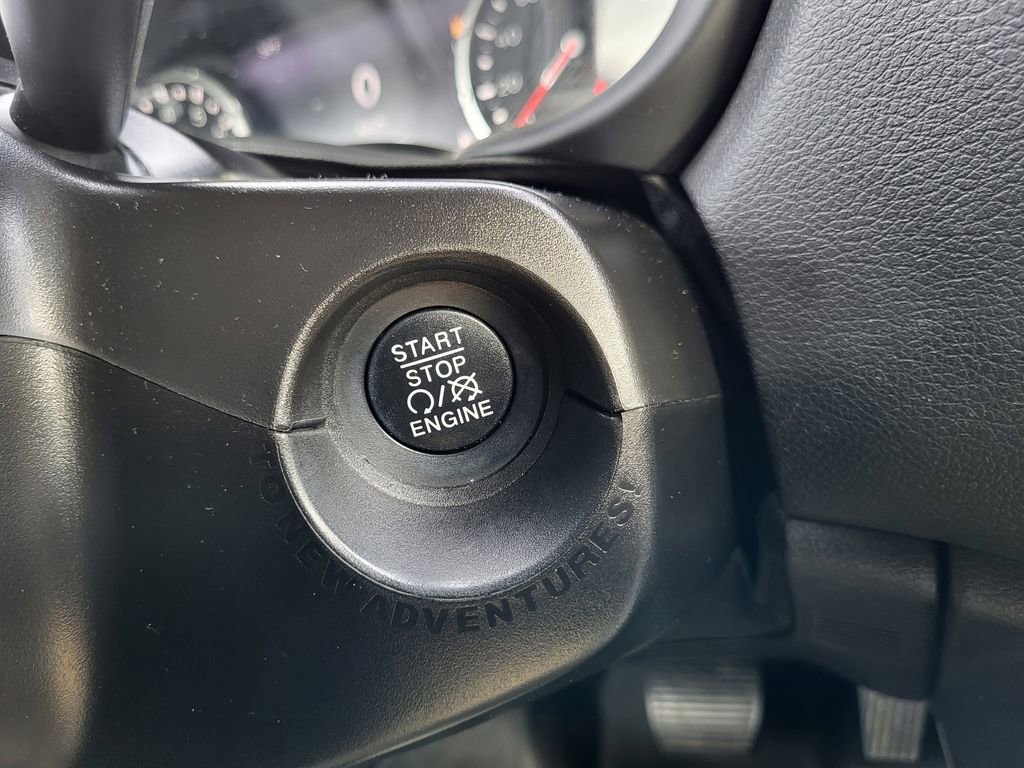 Used 2020 Jeep Renegade Limited image 21