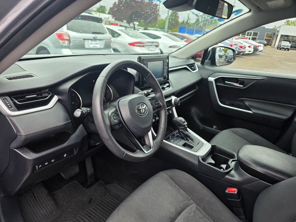 Used 2021 Toyota RAV4 XLE w/ XLE Grade Weather Package AWD/4WD image 9