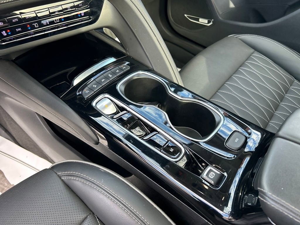 Used 2022 Buick Envision Avenir w/ Technology Package II image 25