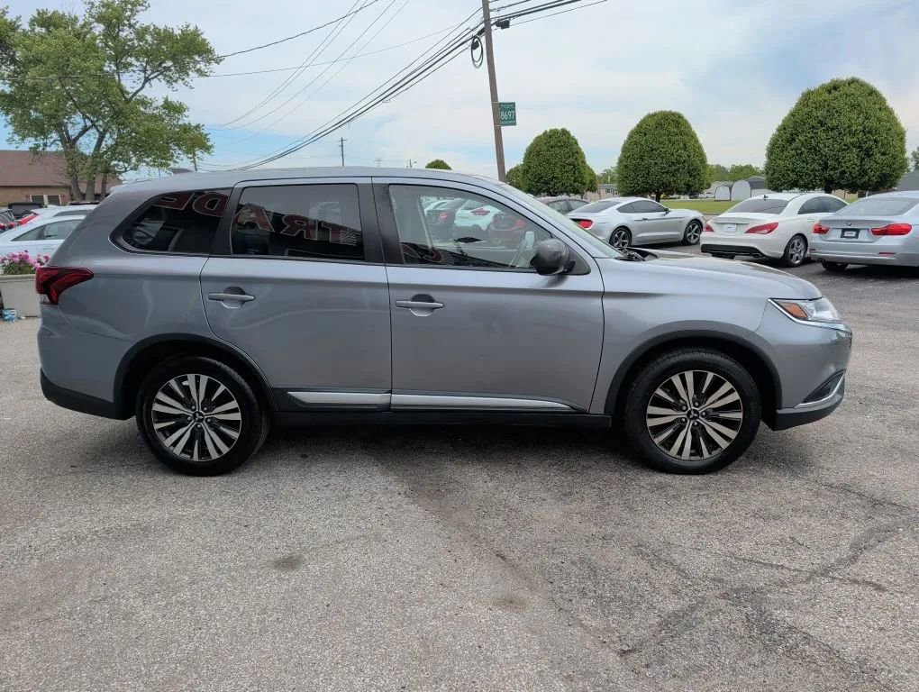 Used 2019 Mitsubishi Outlander ES FWD image 4