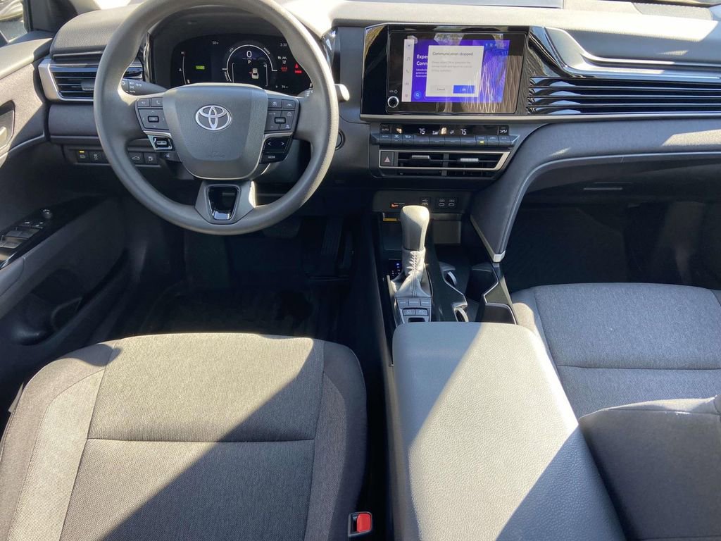 Used 2025 Toyota Camry LE image 10