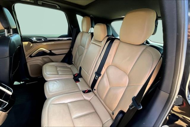 Used 2016 Porsche Cayenne image 28