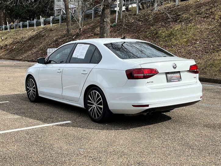 Used 2016 Volkswagen Jetta Sport image 25