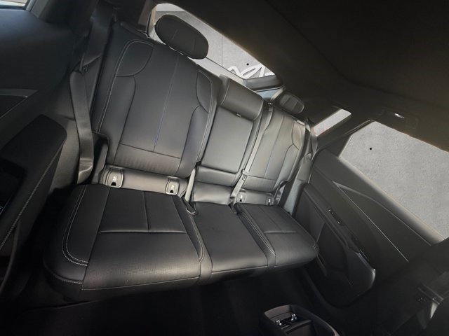 Certified 2026 Cadillac Lyriq Luxury AWD/4WD image 16