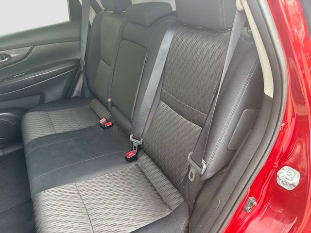 Used 2018 Nissan Rogue SV image 18