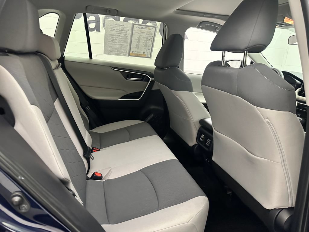Used 2019 Toyota RAV4 XLE AWD/4WD image 17