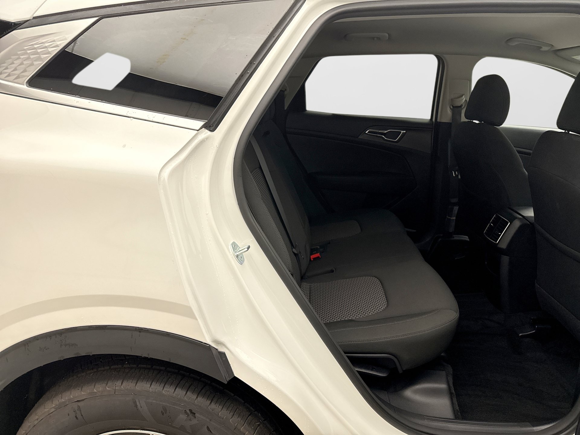 Used 2023 Kia Sportage LX AWD/4WD image 17