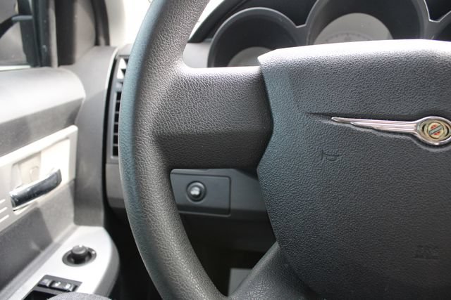 Used 2009 Chrysler Sebring LX FWD image 10