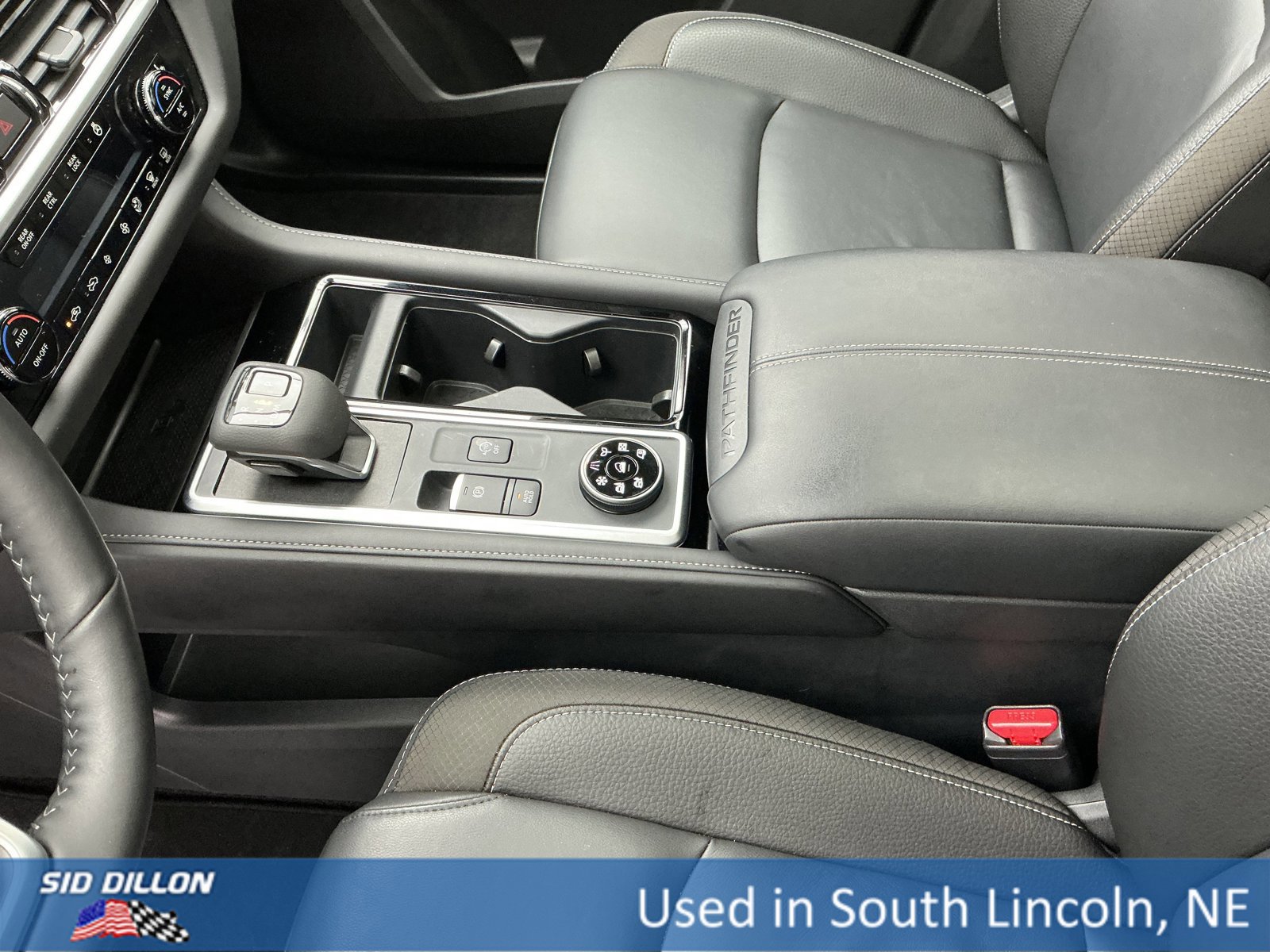 Used 2025 Nissan Pathfinder SL w/ SL Premium Package image 14