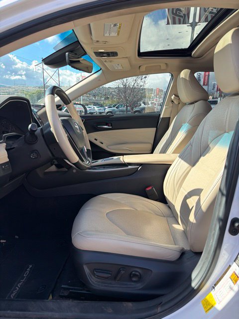 Used 2020 Toyota Avalon Limited w/ Advanced Safety Package FWD image 18