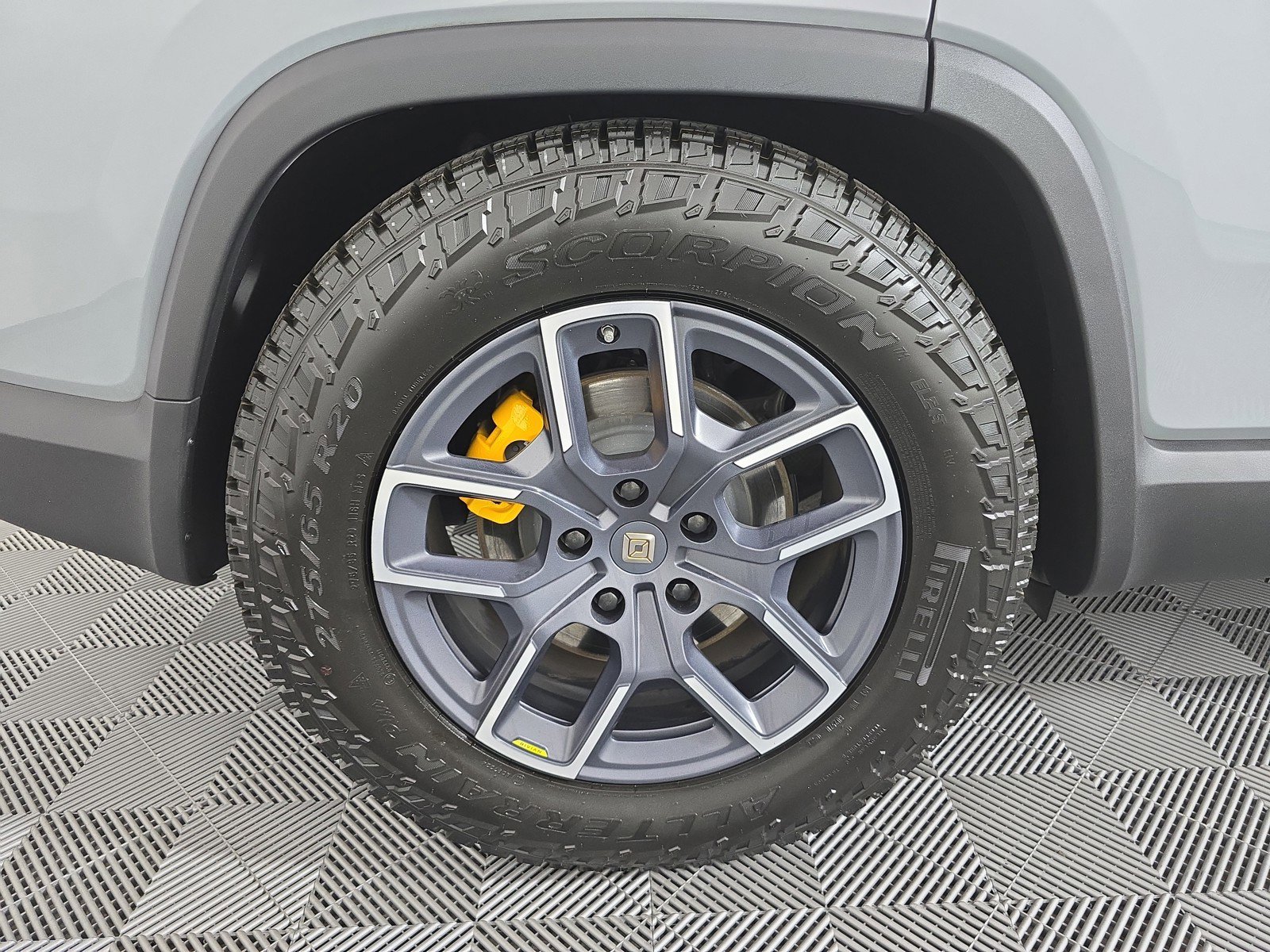 Used 2022 Rivian R1S Launch Edition AWD/4WD image 12