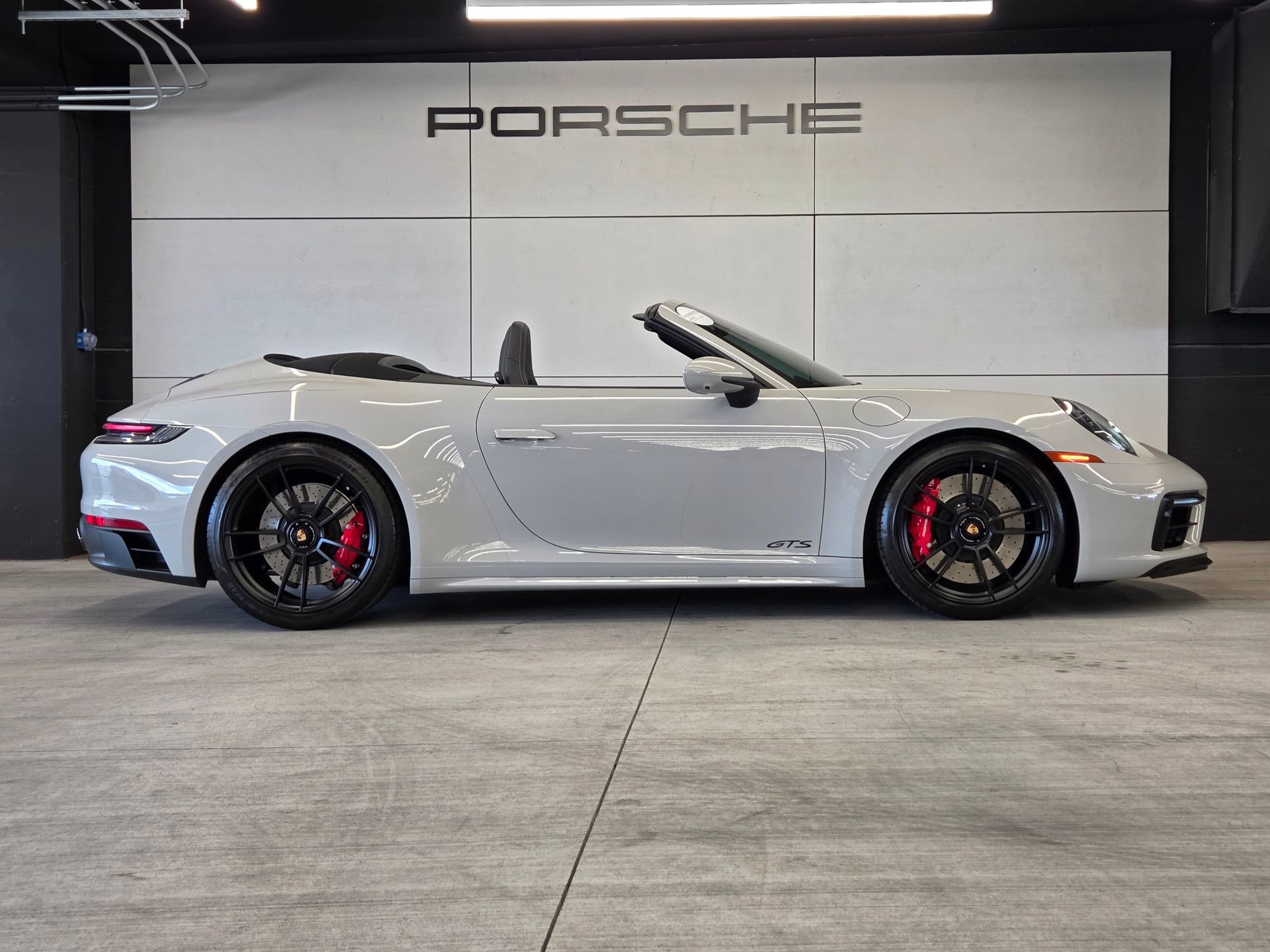 Certified 2022 Porsche 911 Carrera GTS RWD image 29