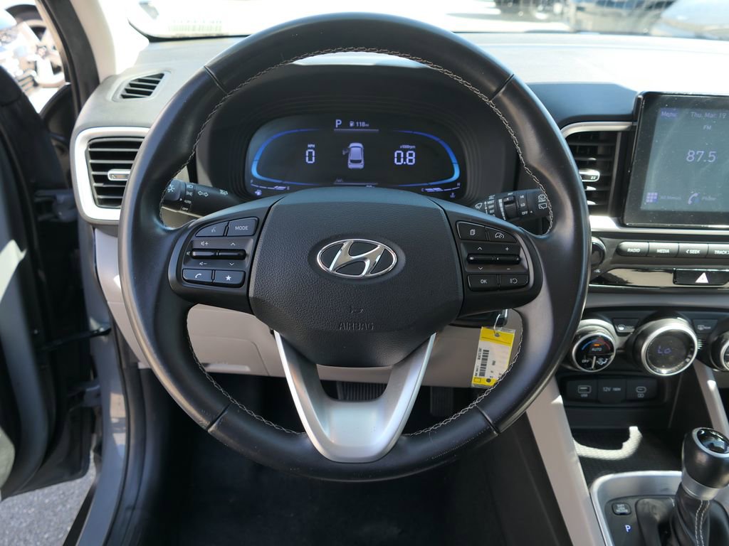 Used 2023 Hyundai Venue SEL FWD image 18
