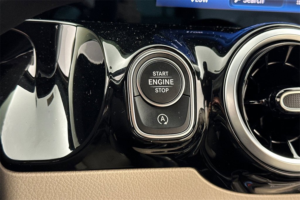 Certified 2026 Mercedes-Benz GLA 250 image 25