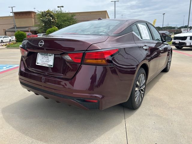 Used 2025 Nissan Altima 2.5 SV FWD image 12