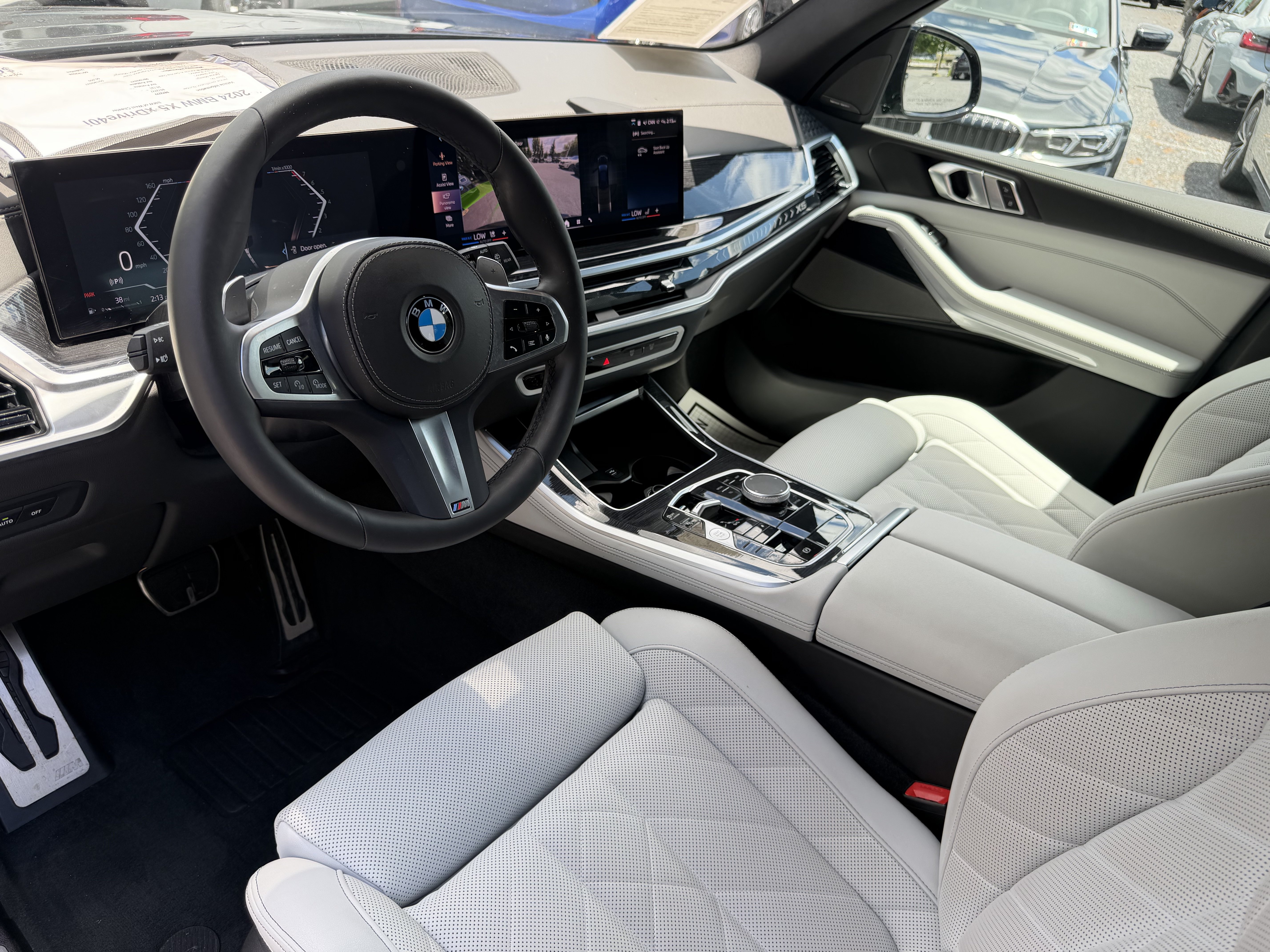 Used 2024 BMW X5 xDrive40i w/ M Sport Package AWD/4WD image 11