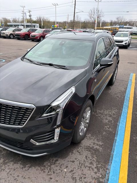 Used 2020 Cadillac XT5 Premium Luxury w/ LPO, Floor Liner Package AWD/4WD image 3