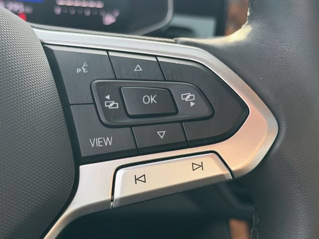 Used 2025 Volkswagen Jetta SE w/ Sunroof Package FWD image 23