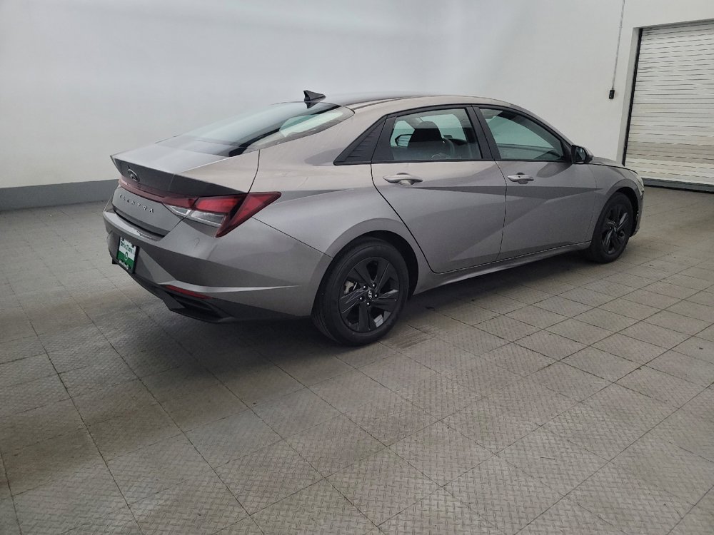 Used 2023 Hyundai Elantra SEL w/ Cargo Package FWD image 10