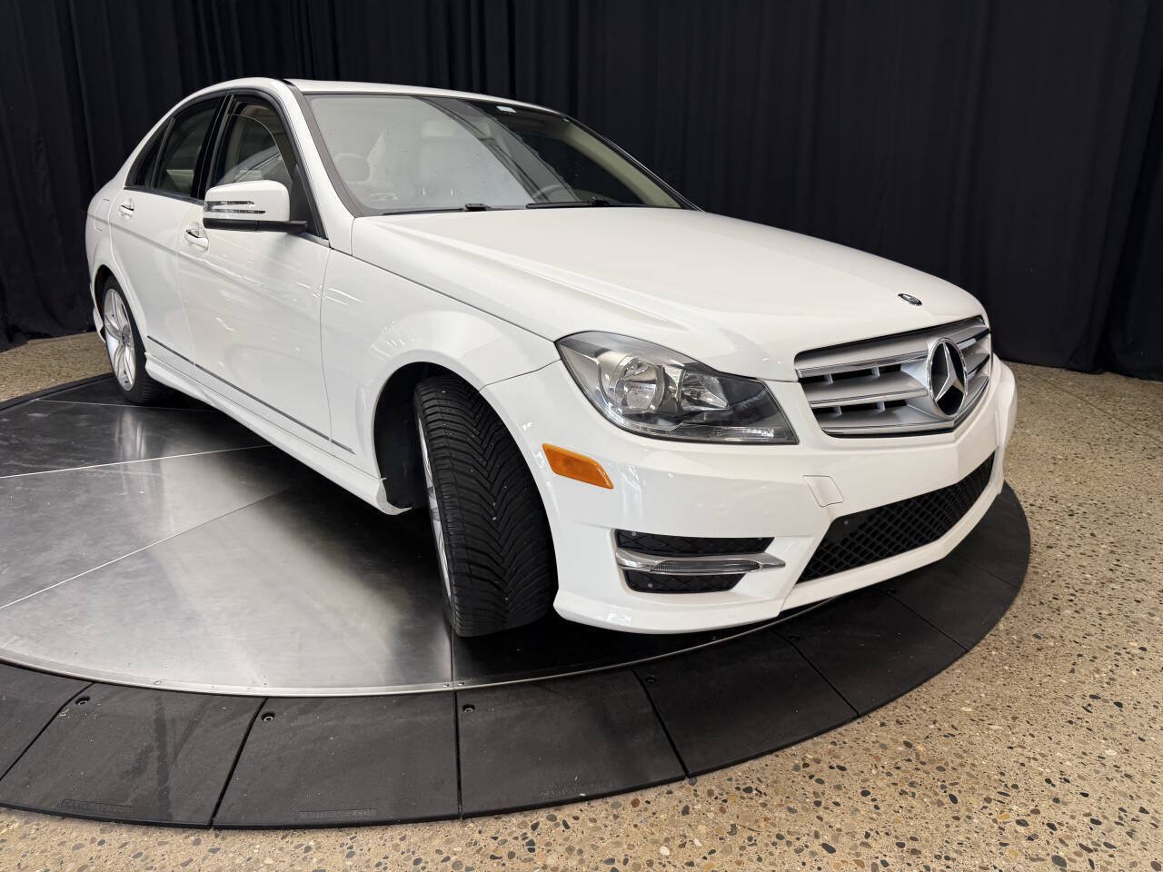 Used 2013 Mercedes-Benz C 250 Sedan image 12