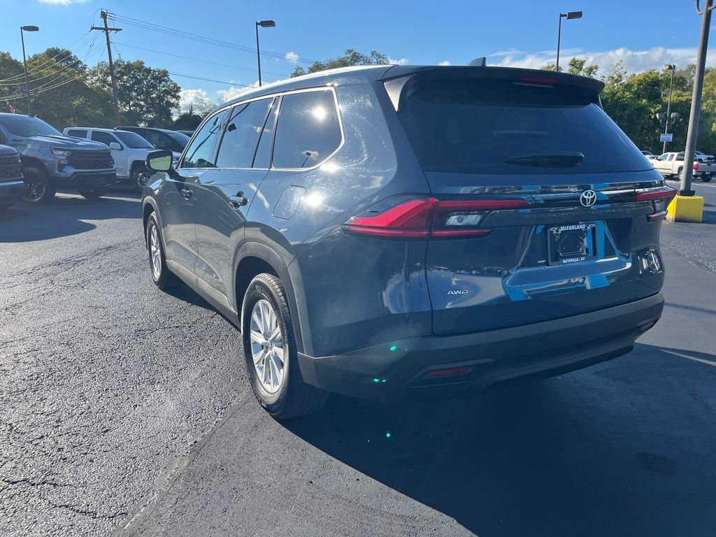 Used 2024 Toyota Grand Highlander XLE image 3