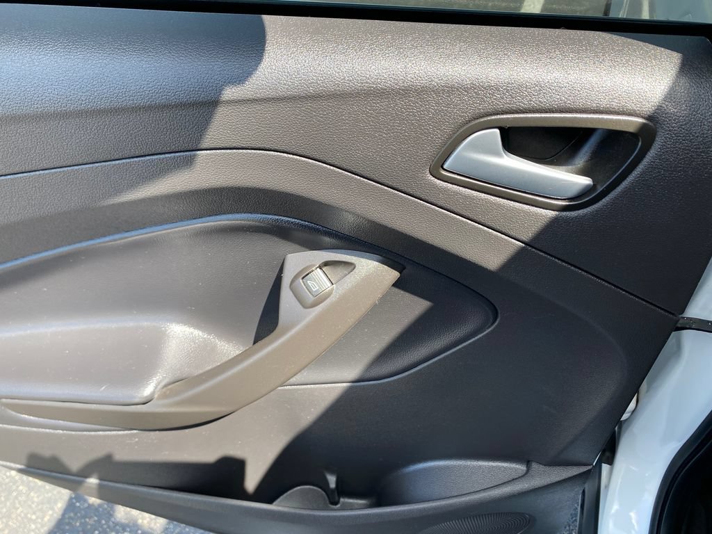 Used 2019 Ford Escape SE FWD image 17