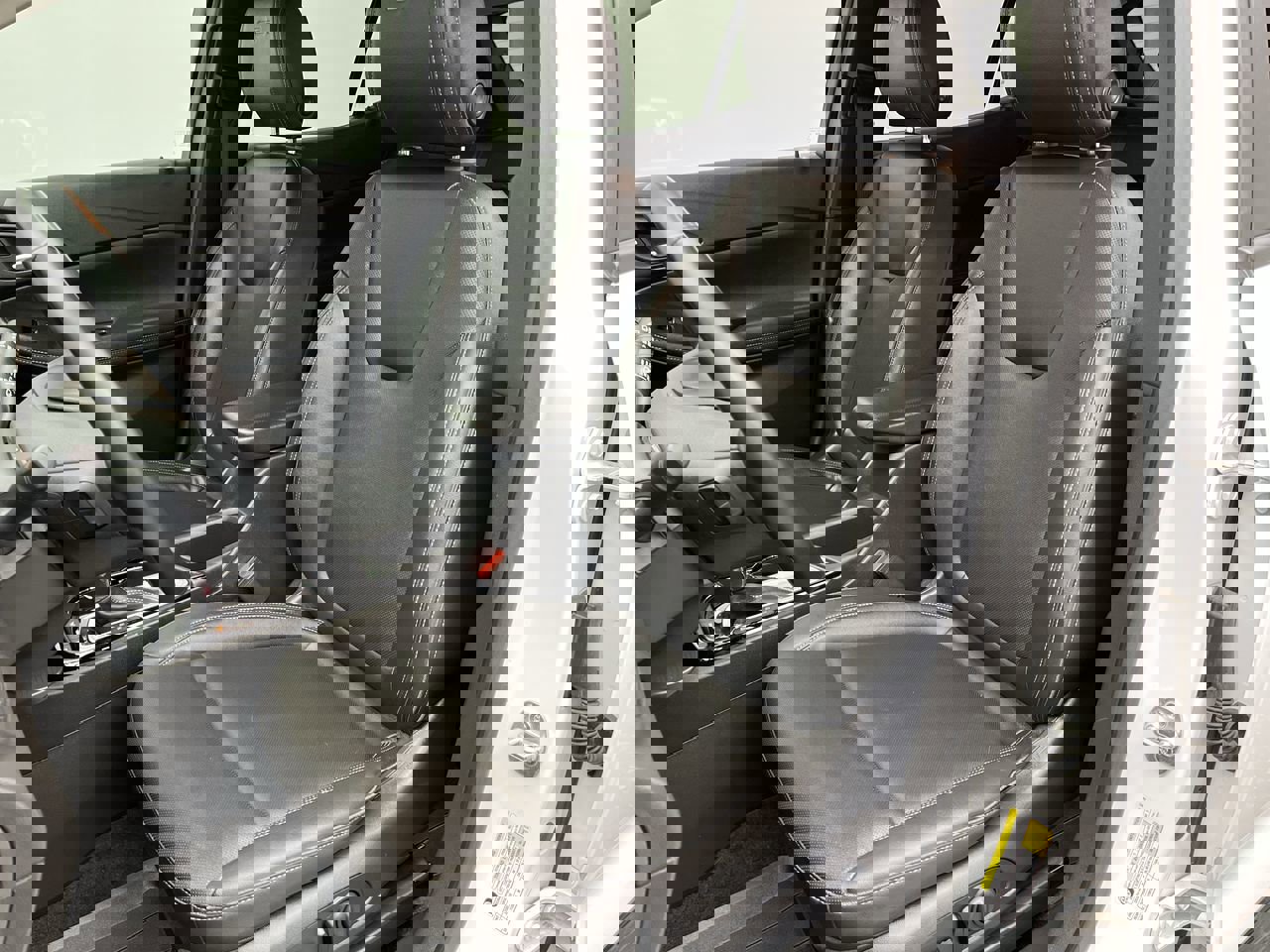 Certified 2024 Buick Encore GX Sport Touring w/ Comfort Package AWD/4WD image 9