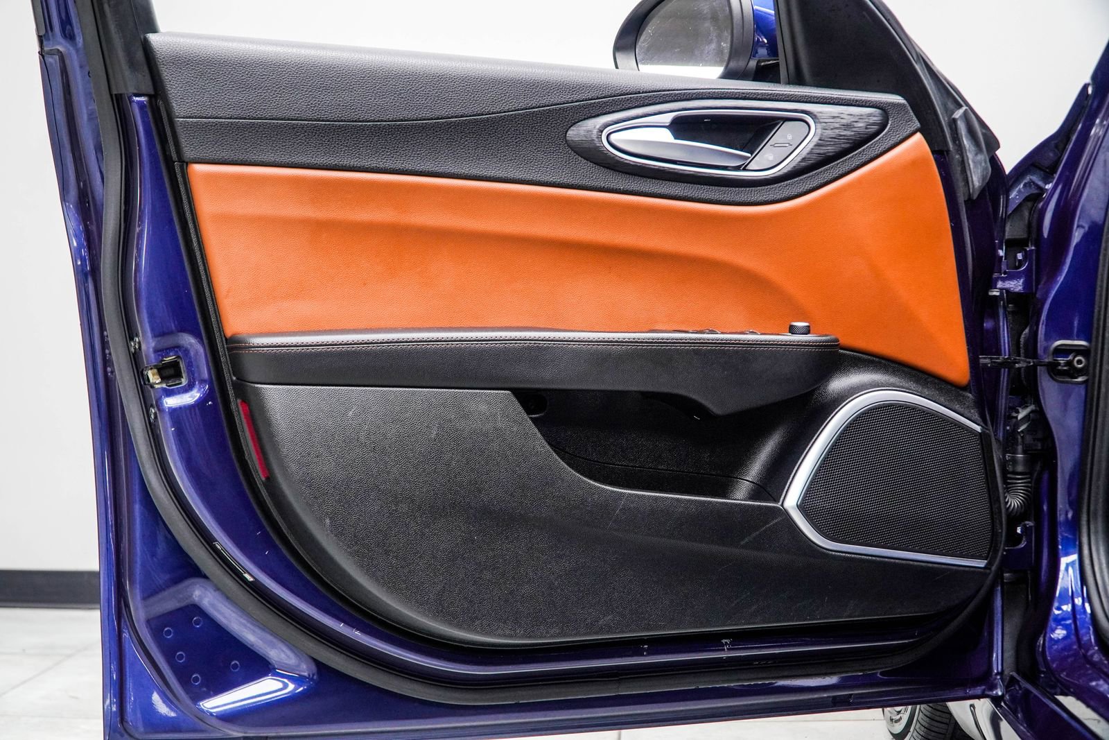 Used 2019 Alfa Romeo Giulia image 29