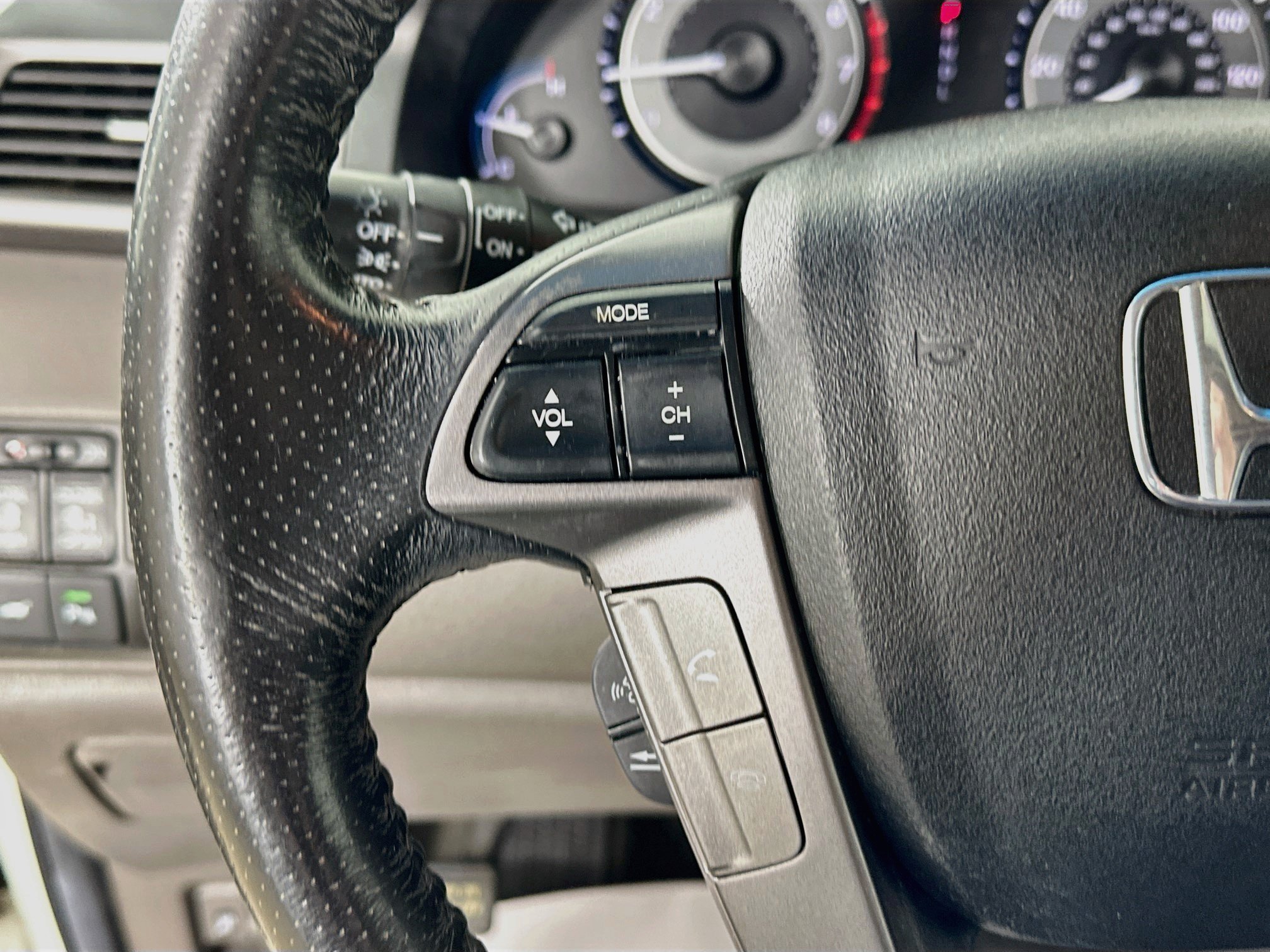 Used 2013 Honda Odyssey Touring Elite image 12