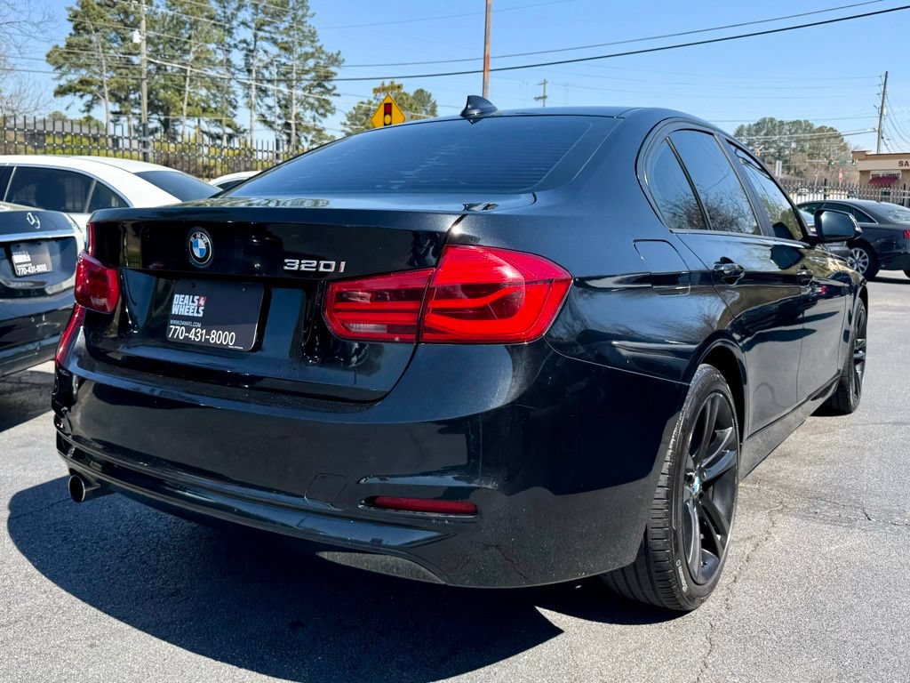 Used 2016 BMW 320i Sedan RWD image 9