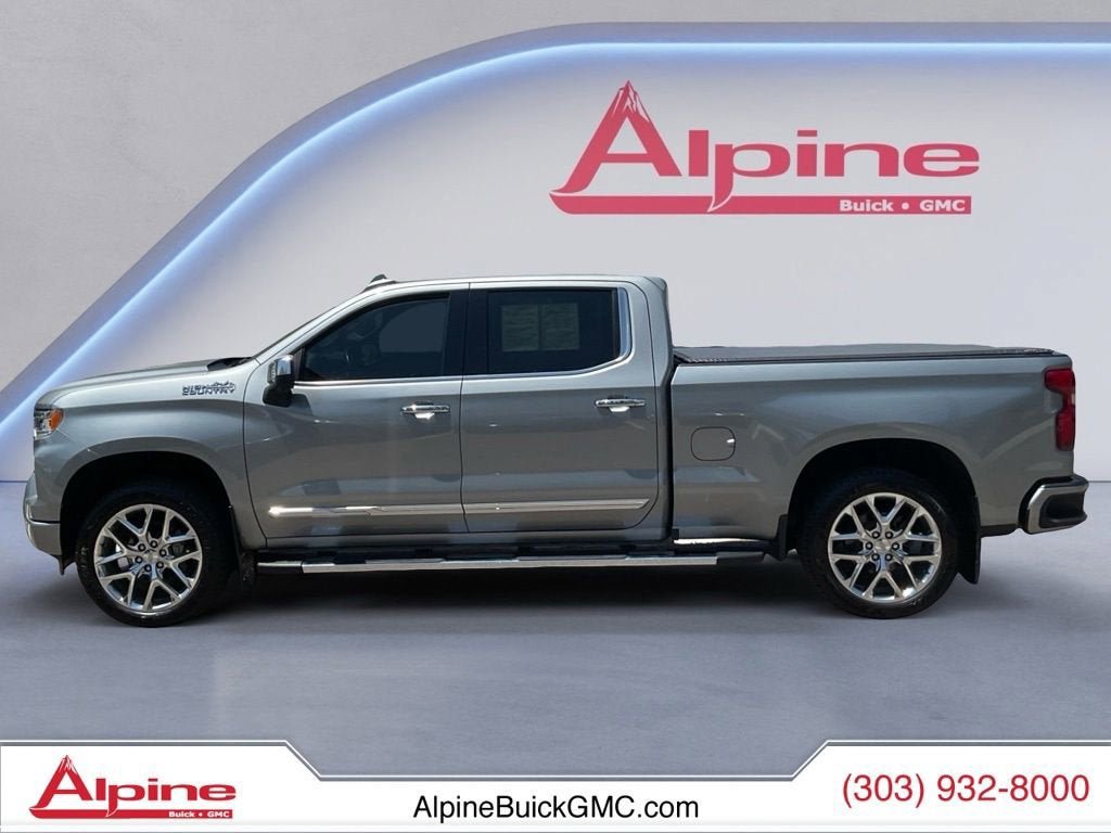 Used 2023 Chevrolet Silverado 1500 High Country w/ High Country Premium Package AWD/4WD image 2