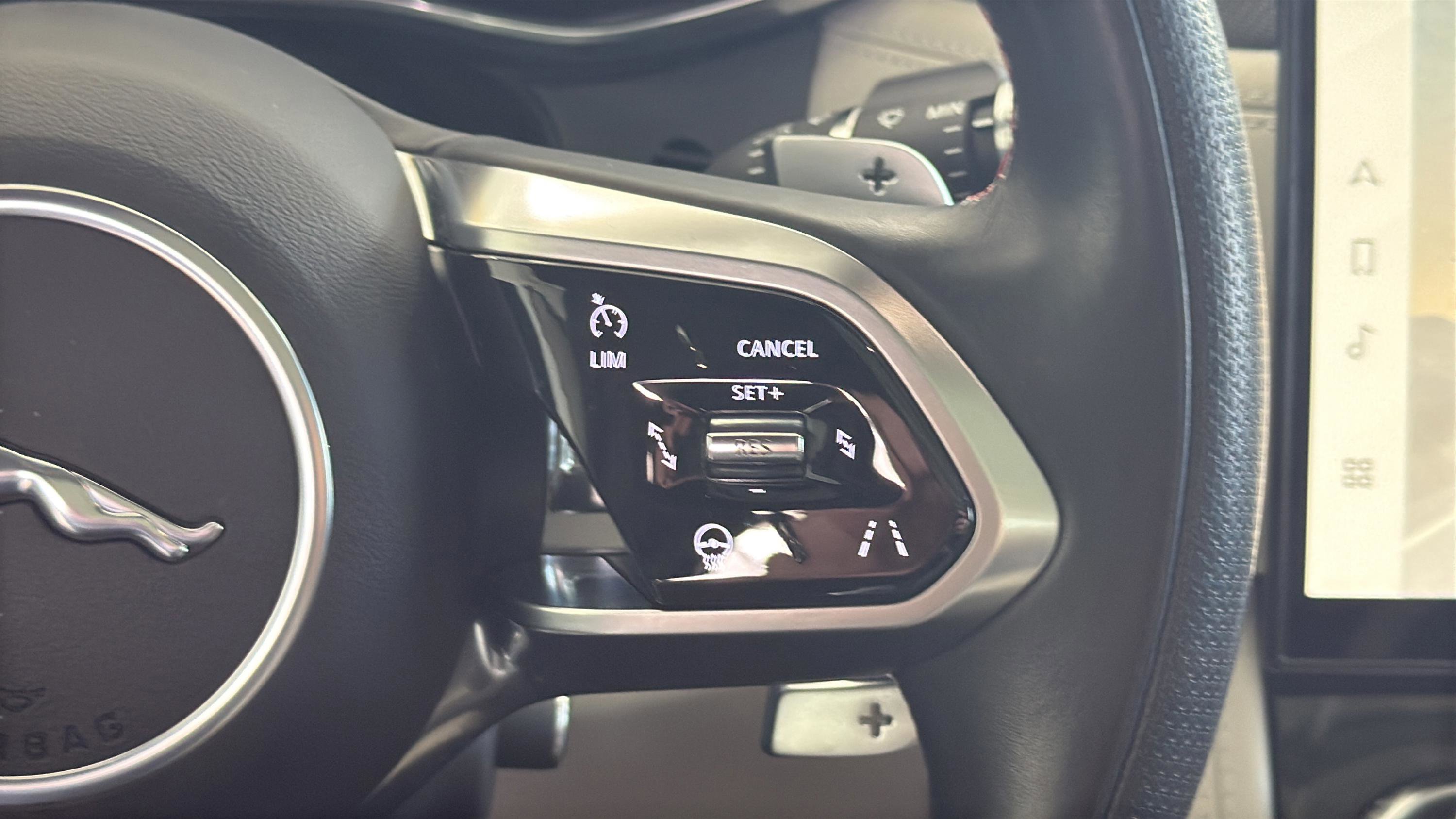 Used 2022 Jaguar F-PACE SVR AWD/4WD image 37